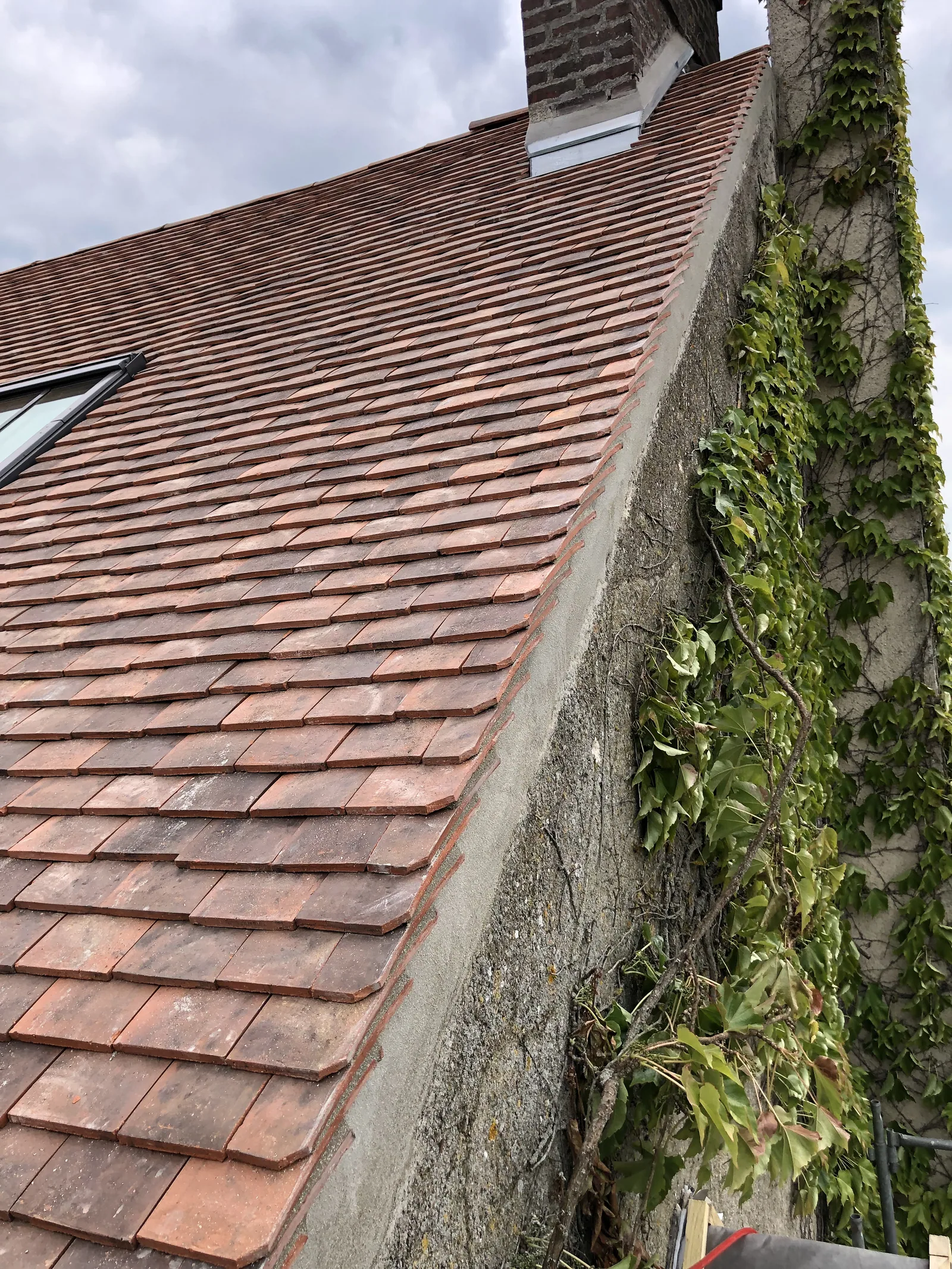 Tuiles plates — chantier VionCouverture